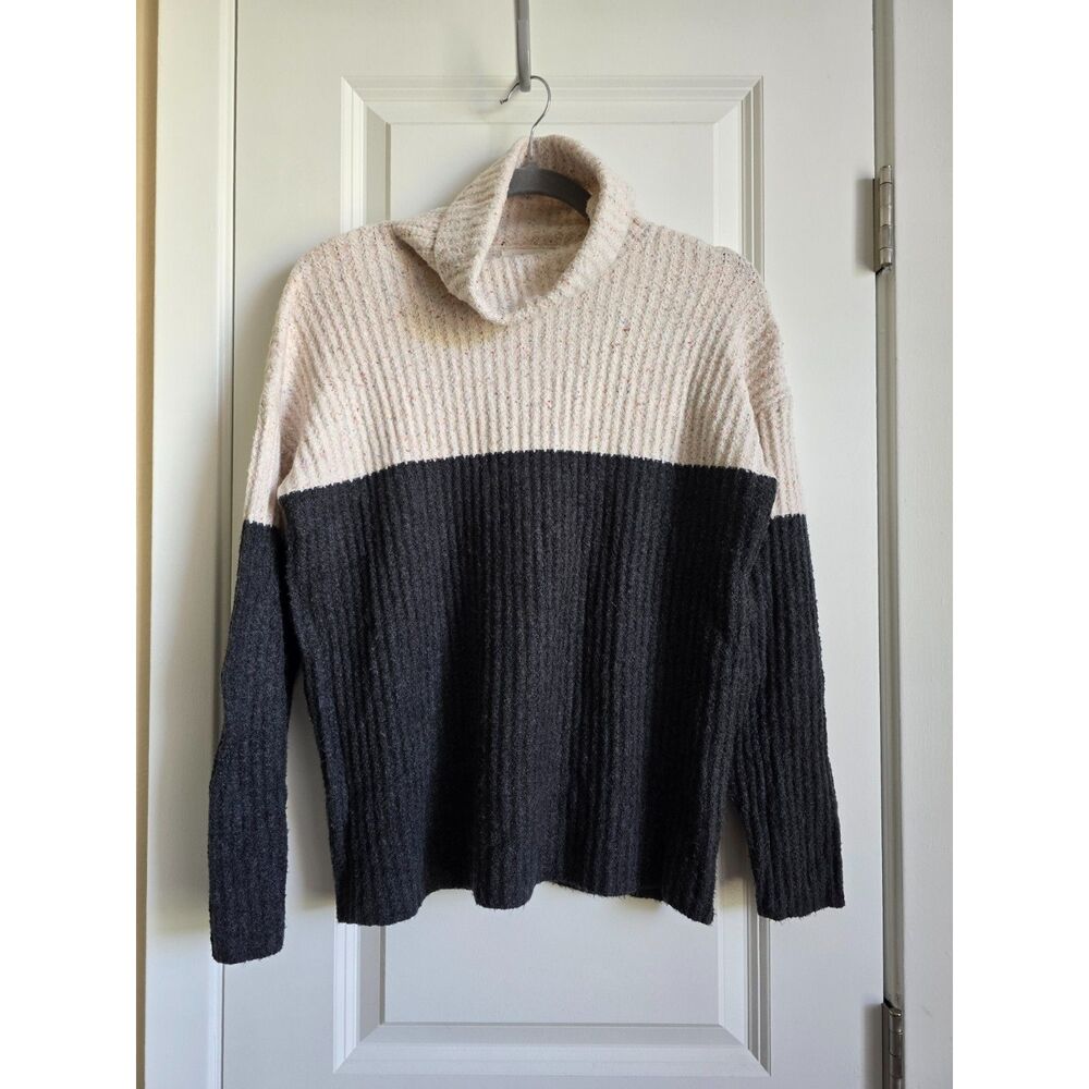 Cream & Charcoal Colorblock Turtleneck Sweater